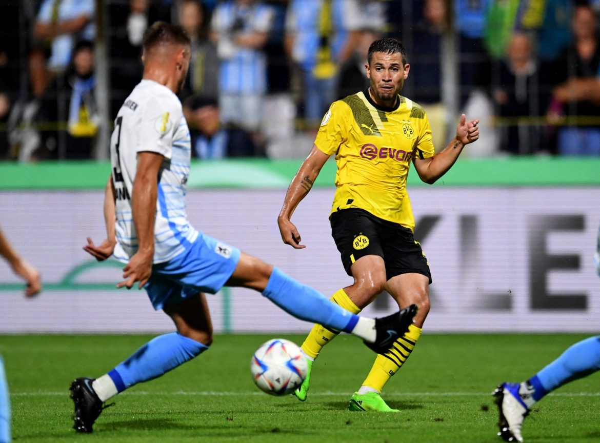 Leeds send scouts to watch Guerreiro
