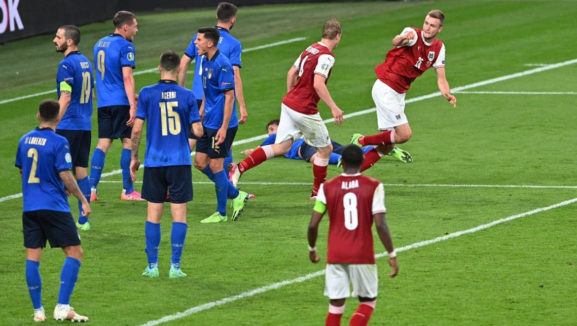 West Ham handed boost in Kalajdzic race