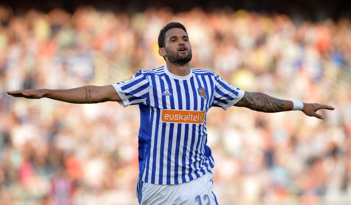 Spurs fans react to Willian Jose being available on loan